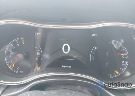 2015 Jeep Grand Cherokee Altitude z USA, uszkodzony, nr VIN 1C4RJFAG4FC821872